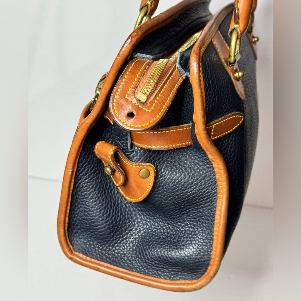 Dooney & Bourke Black Pebbled Leather Double Handle Satchel Bag -VTG Made in USA - Picture 6 of 14